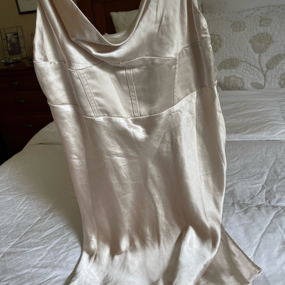 Princess Polly - Picture 3 of 3